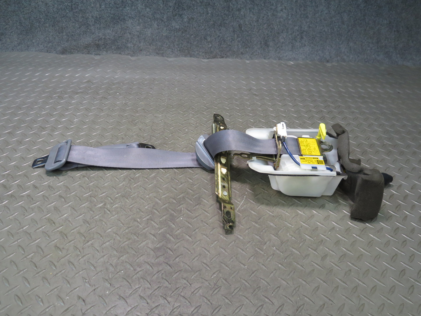 95-97 TOYOTA UCF20 CELSIOR SET OF 5 FRONT & REAR SEATBELT RETRACTOR OEM
