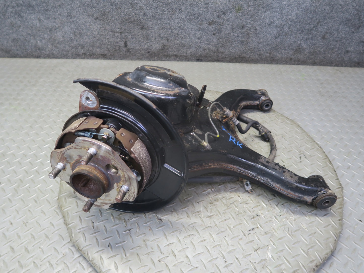 84-88 Toyota Cressida MX73 Rear Right Trailing Arm Wheel Hub Spindle Knuckle OEM