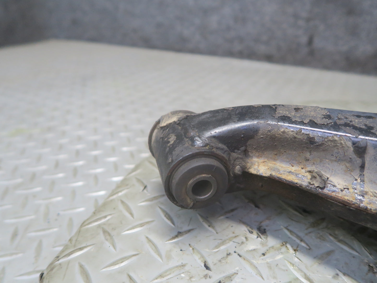 84-88 Toyota Cressida MX73 Rear Right Trailing Arm Wheel Hub Spindle Knuckle OEM