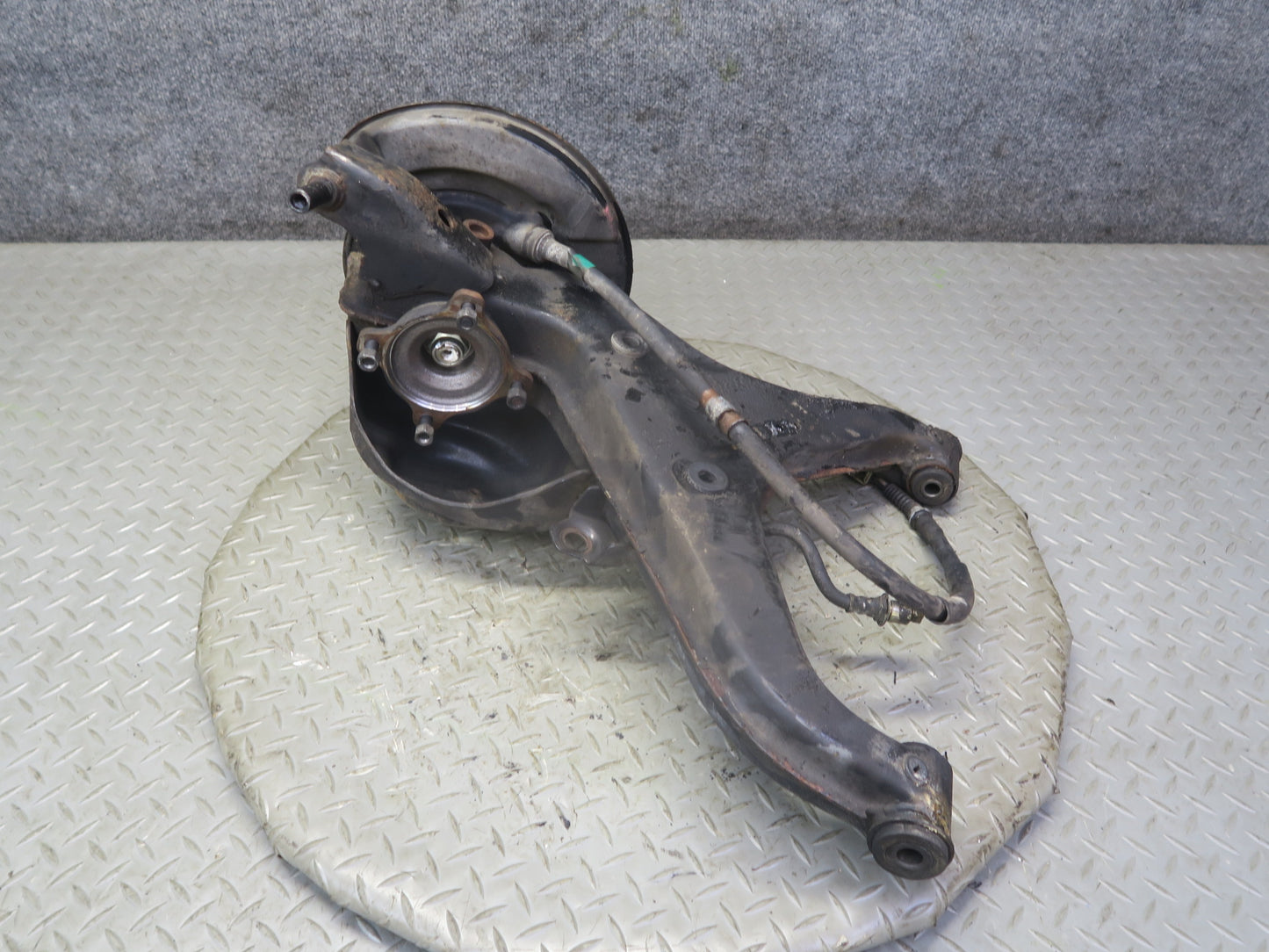 84-88 Toyota Cressida MX73 Rear Right Trailing Arm Wheel Hub Spindle Knuckle OEM