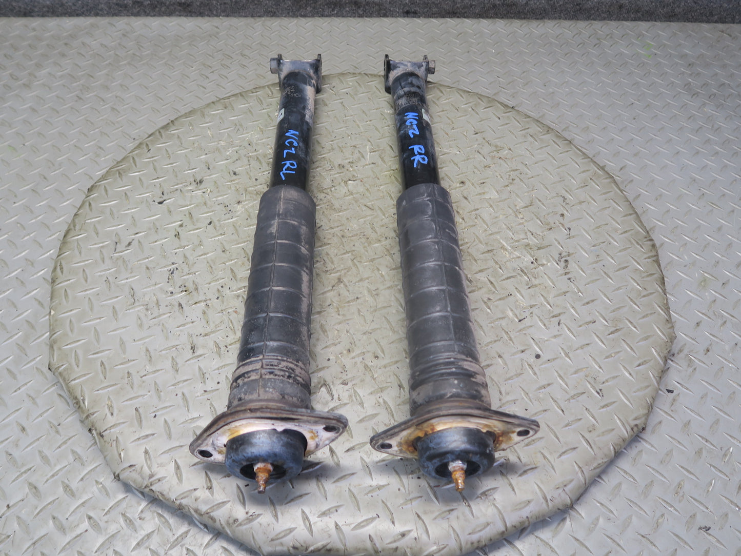 09-14 Nissan Z34 370Z Set of 2 Rear Left & Right Strut Shock Absorber OEM