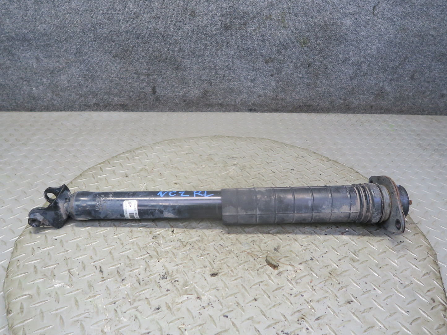 09-14 Nissan Z34 370Z Set of 2 Rear Left & Right Strut Shock Absorber OEM