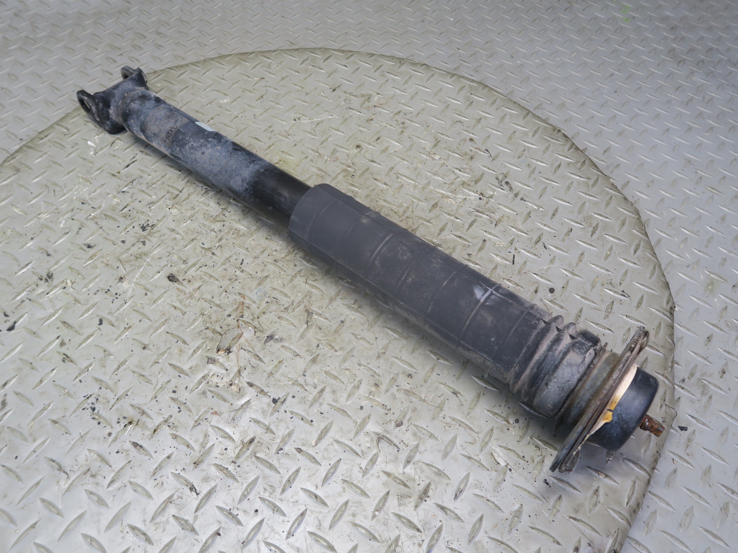 09-14 Nissan Z34 370Z Set of 2 Rear Left & Right Strut Shock Absorber OEM