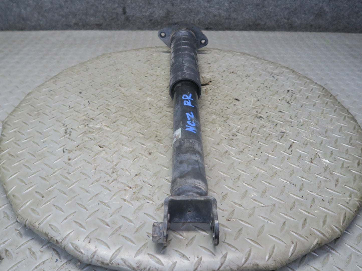 09-14 Nissan Z34 370Z Set of 2 Rear Left & Right Strut Shock Absorber OEM