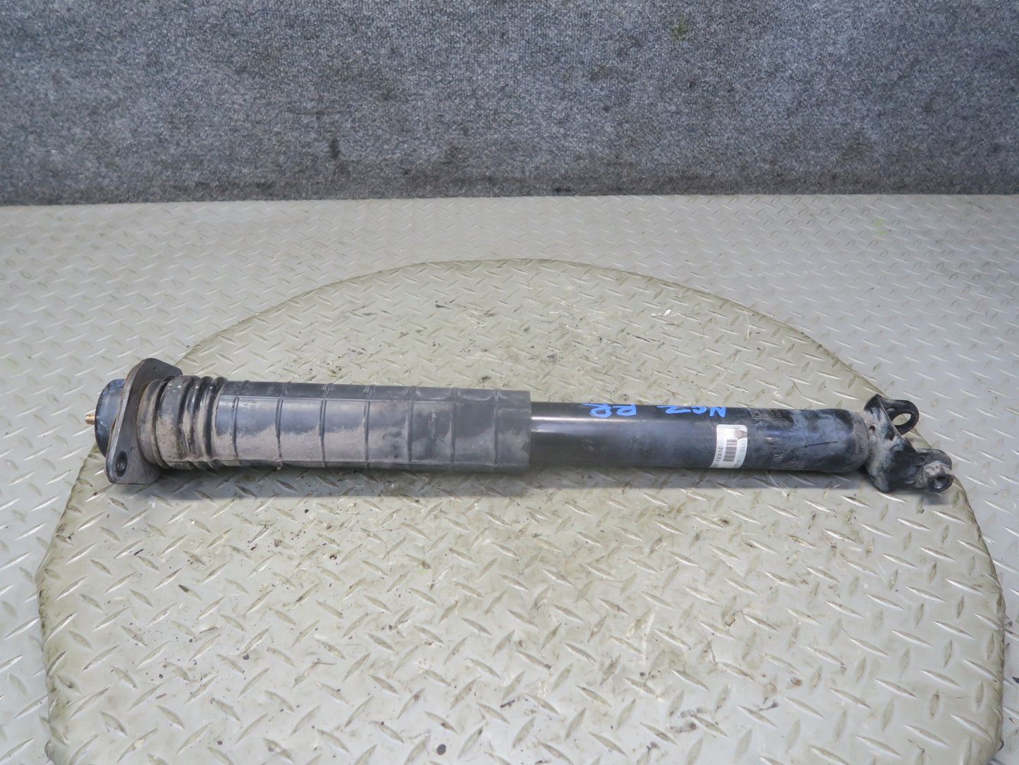 09-14 Nissan Z34 370Z Set of 2 Rear Left & Right Strut Shock Absorber OEM