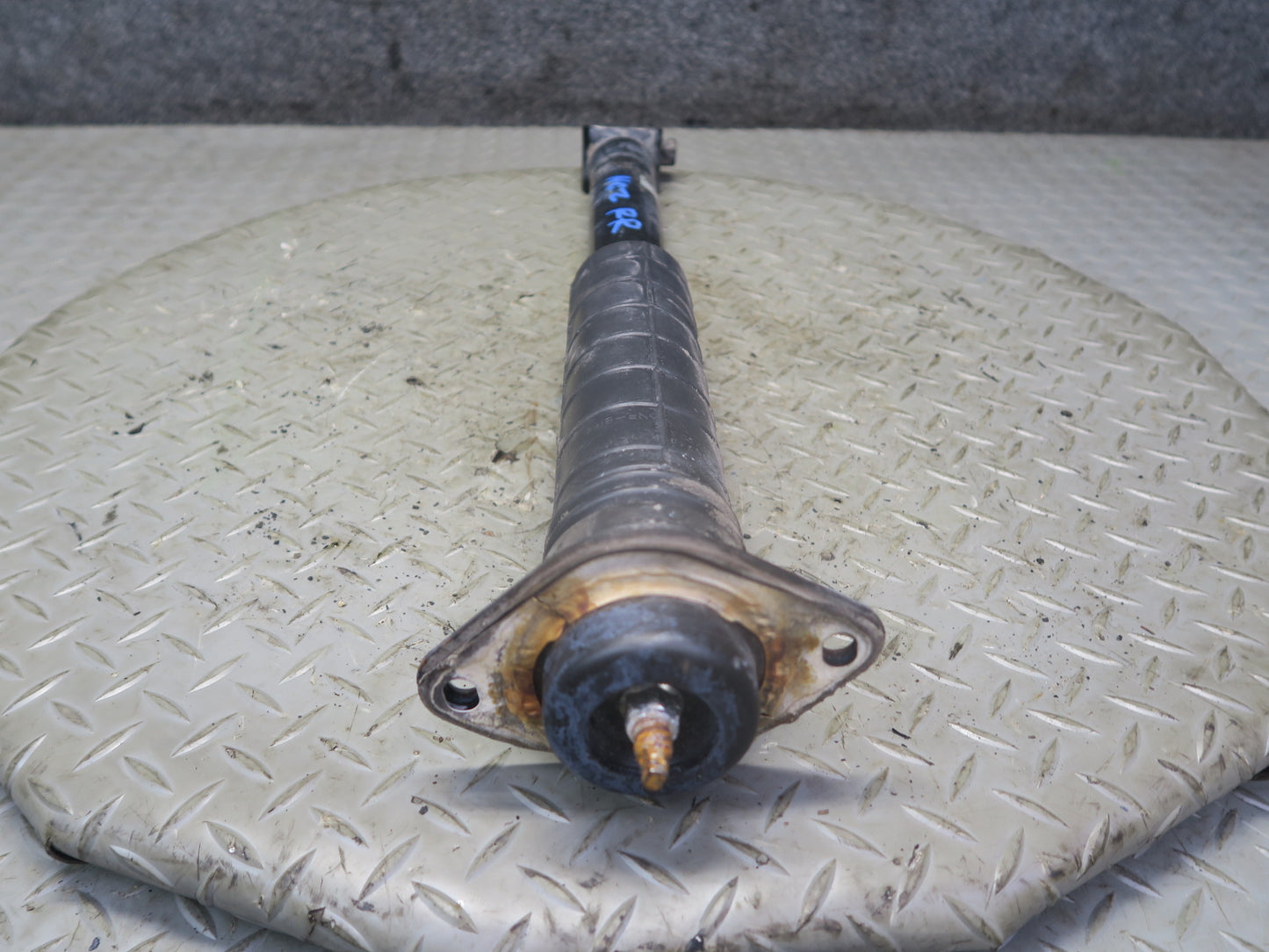 09-14 Nissan Z34 370Z Set of 2 Rear Left & Right Strut Shock Absorber OEM