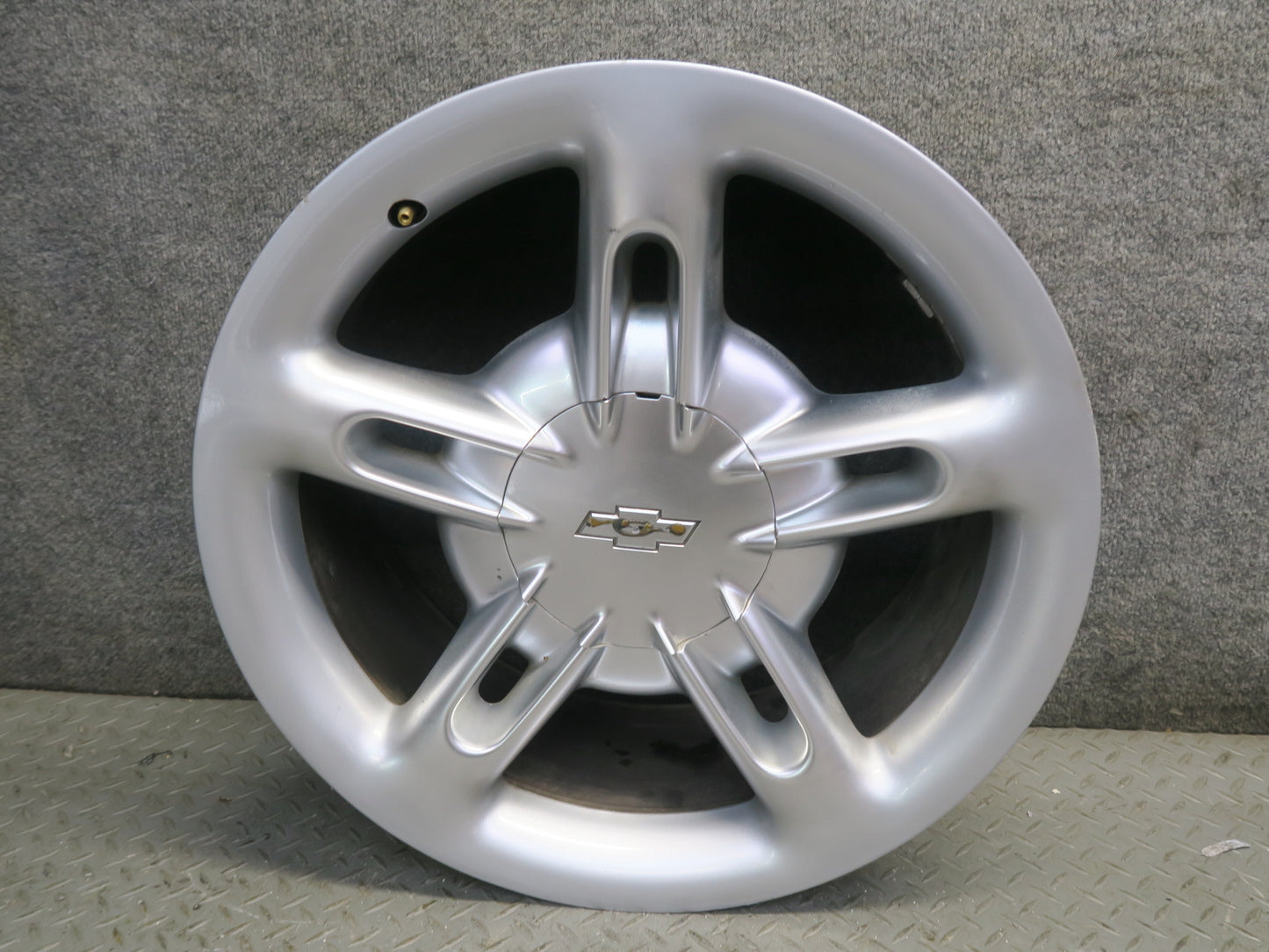 03-06 Chevrolet SSR Factory R19 19" Front Wheel Rim 19x8J ET32 OEM