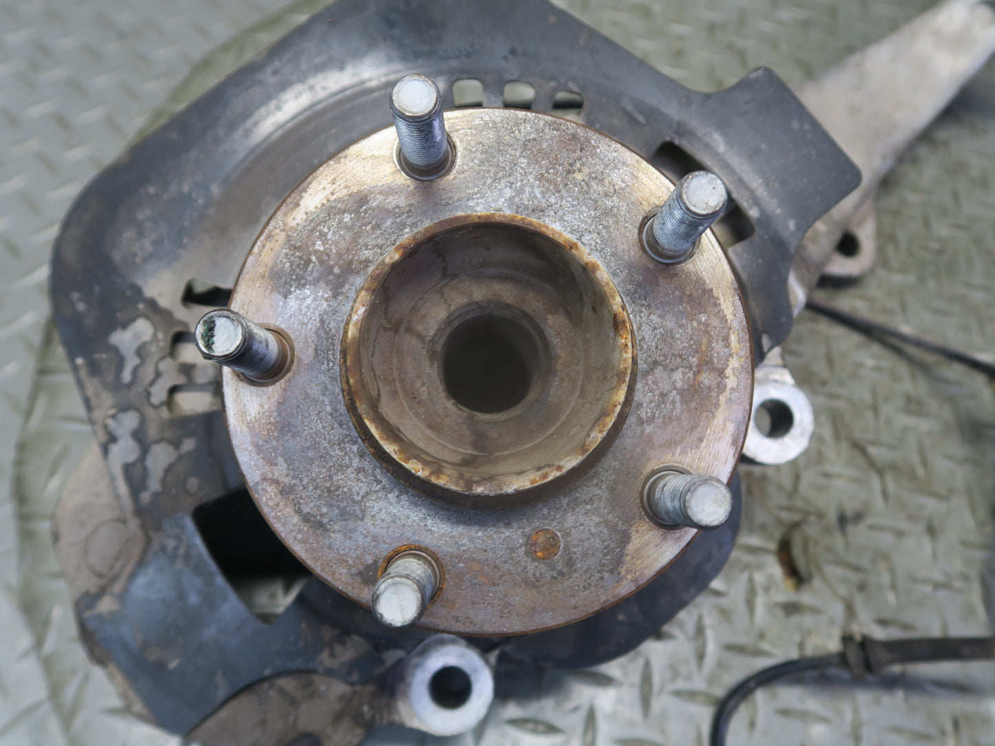 09-10 Nissan Z34 370Z Front Right Spindle Knuckle Wheel Hub Bearing OEM