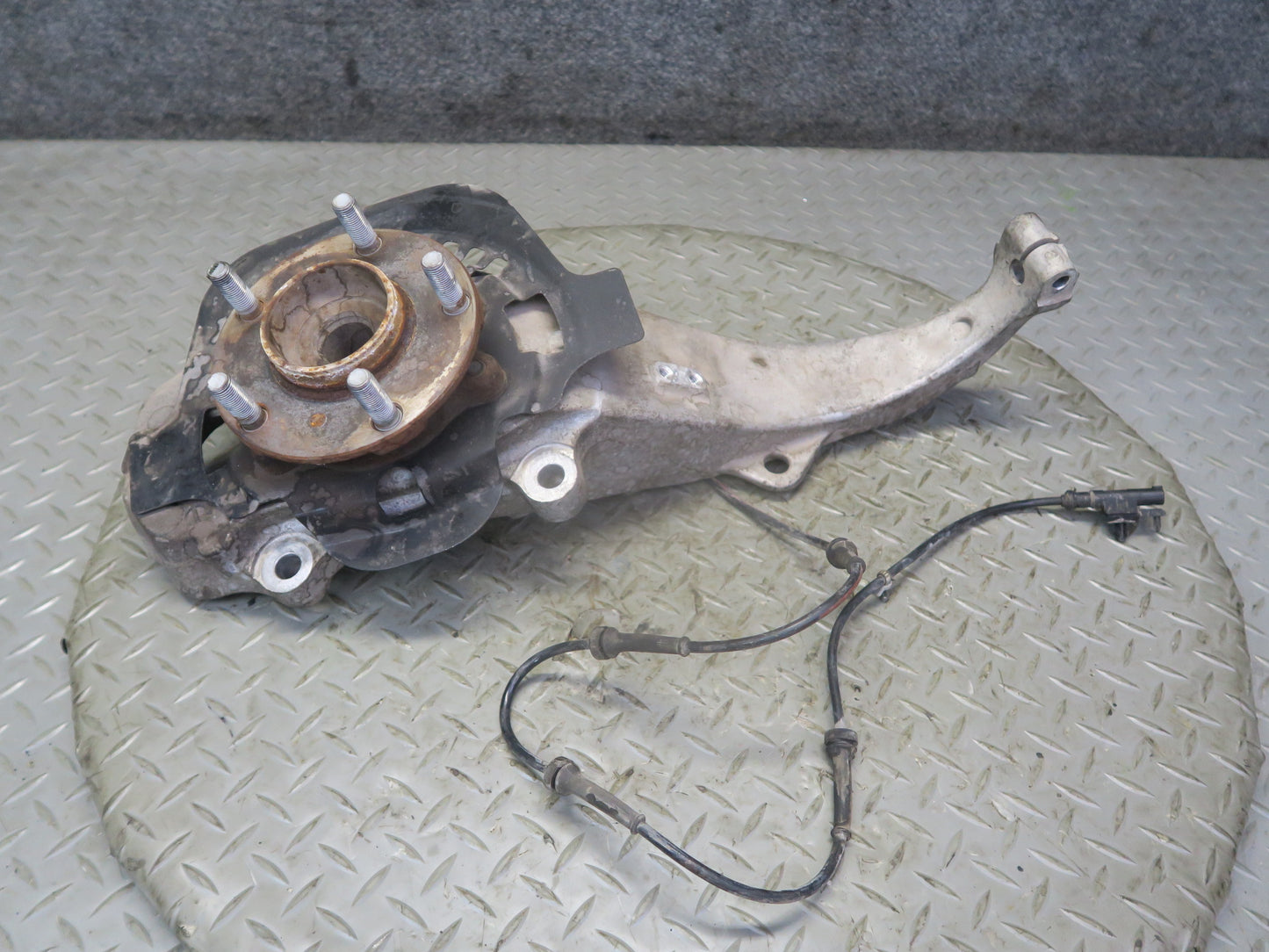 09-10 Nissan Z34 370Z Front Right Spindle Knuckle Wheel Hub Bearing OEM