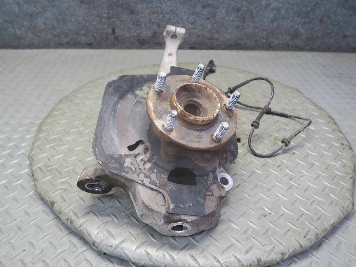 09-10 Nissan Z34 370Z Front Right Spindle Knuckle Wheel Hub Bearing OEM