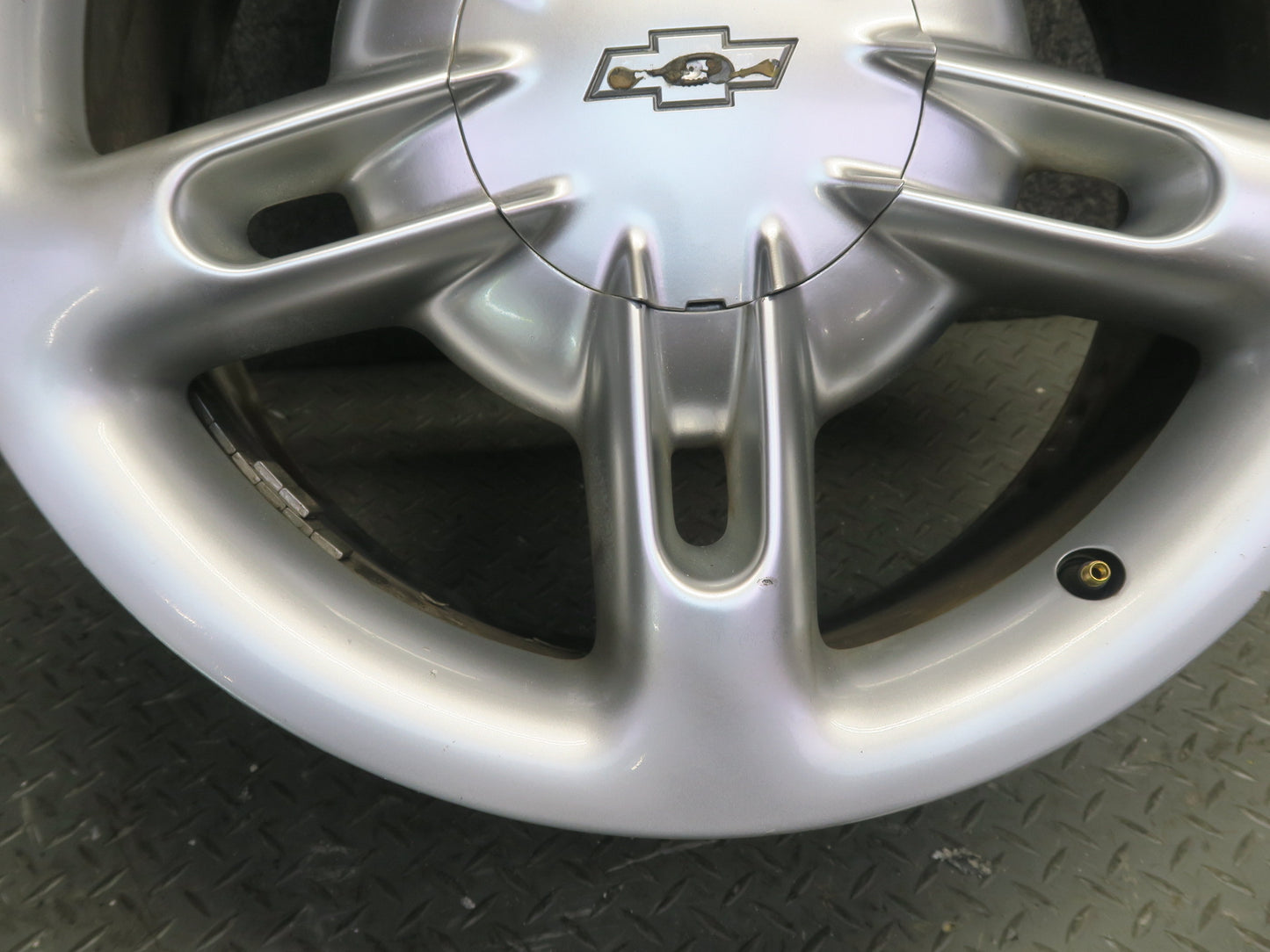 03-06 Chevrolet SSR Factory R19 19" Front Wheel Rim 19x8J ET32 OEM