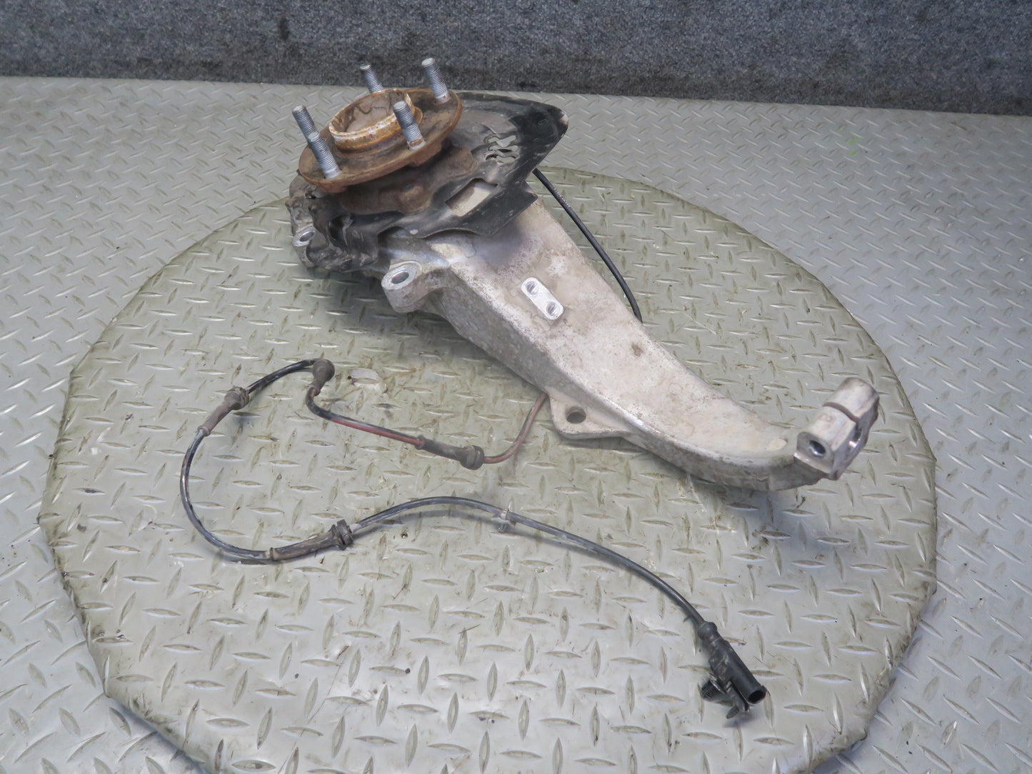 09-10 Nissan Z34 370Z Front Right Spindle Knuckle Wheel Hub Bearing OEM