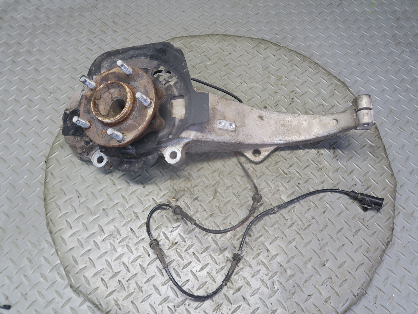 09-10 Nissan Z34 370Z Front Right Spindle Knuckle Wheel Hub Bearing OEM