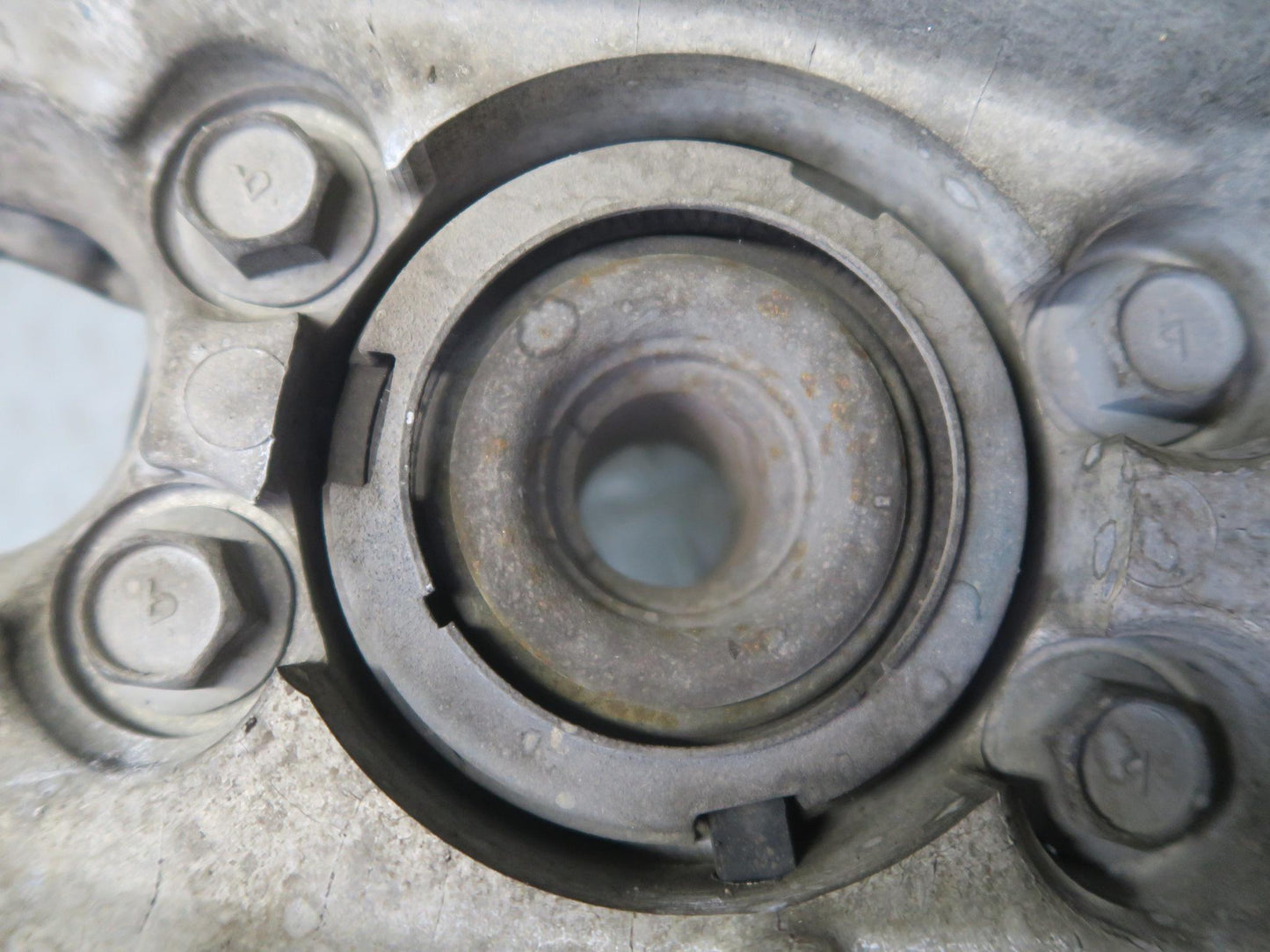 09-10 Nissan Z34 370Z Front Right Spindle Knuckle Wheel Hub Bearing OEM