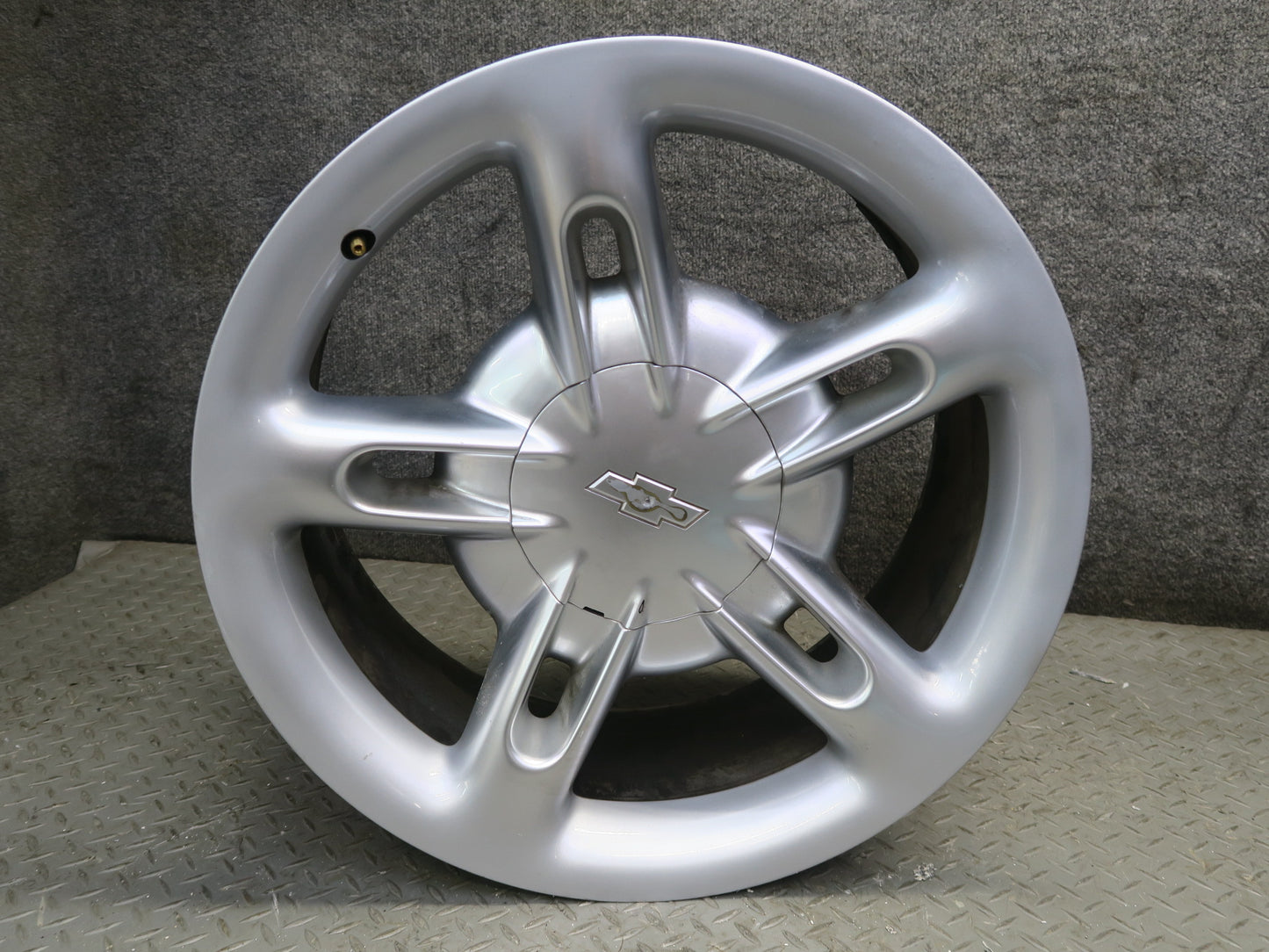 03-06 Chevrolet SSR Factory R19 19" Front Wheel Rim 19x8J ET32 OEM