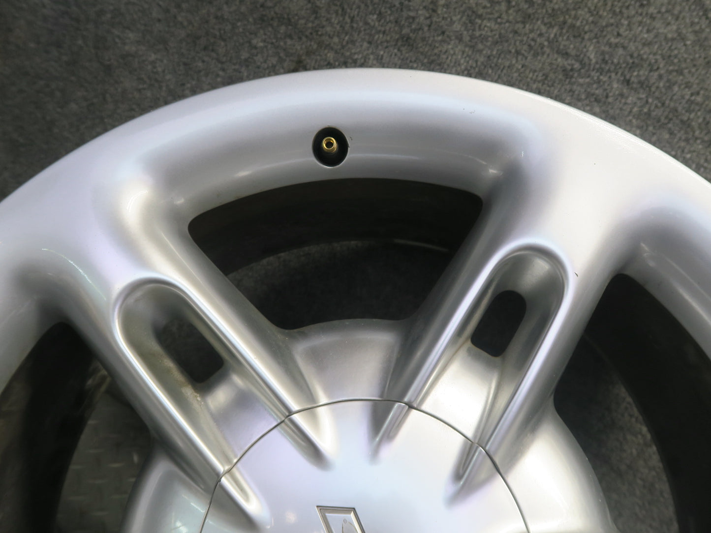 03-06 Chevrolet SSR Factory R19 19" Front Wheel Rim 19x8J ET32 OEM