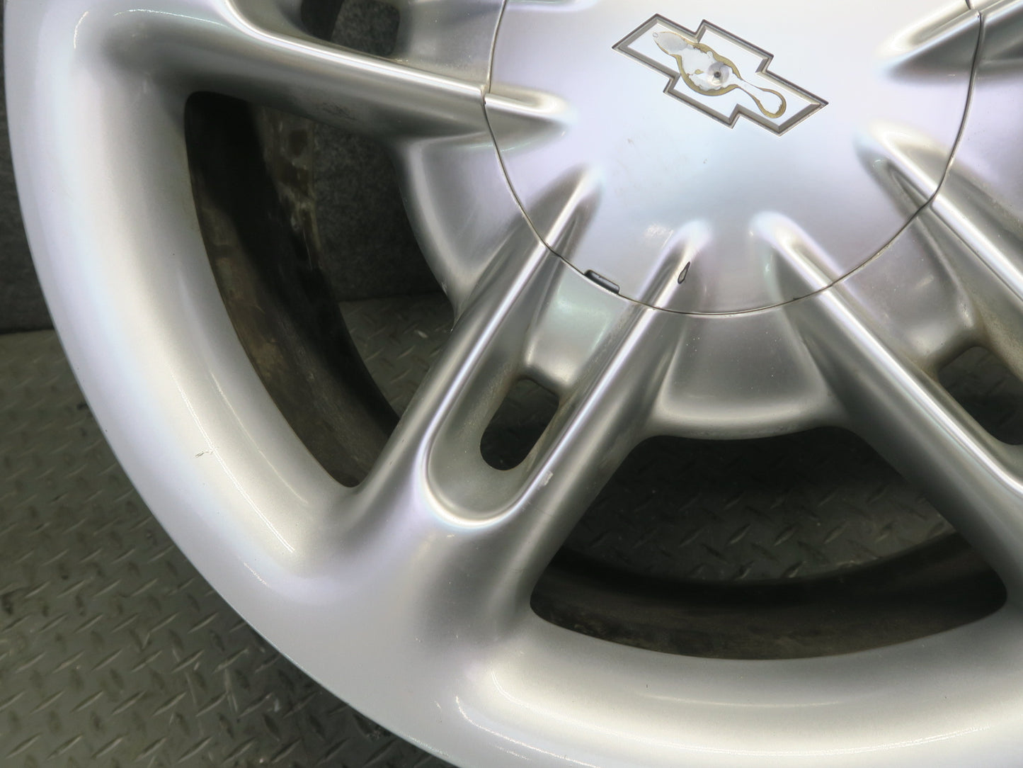 03-06 Chevrolet SSR Factory R19 19" Front Wheel Rim 19x8J ET32 OEM