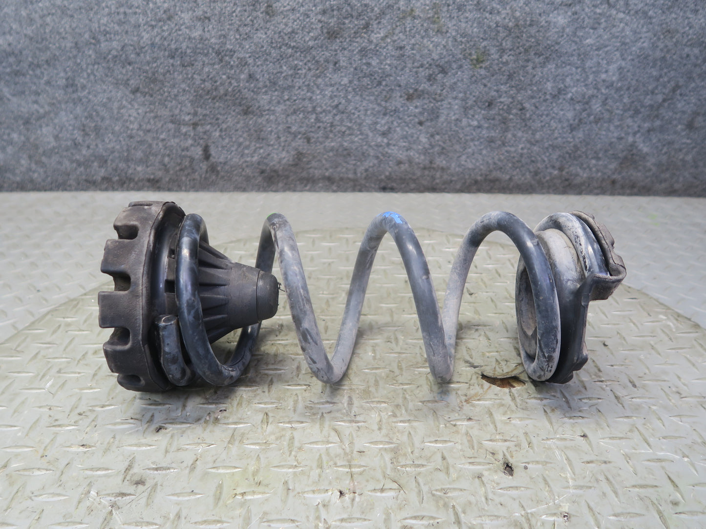 10-19 Nissan 370Z Z34 Convertible Set of 2 Rear Left & Right Coil Spring OEM