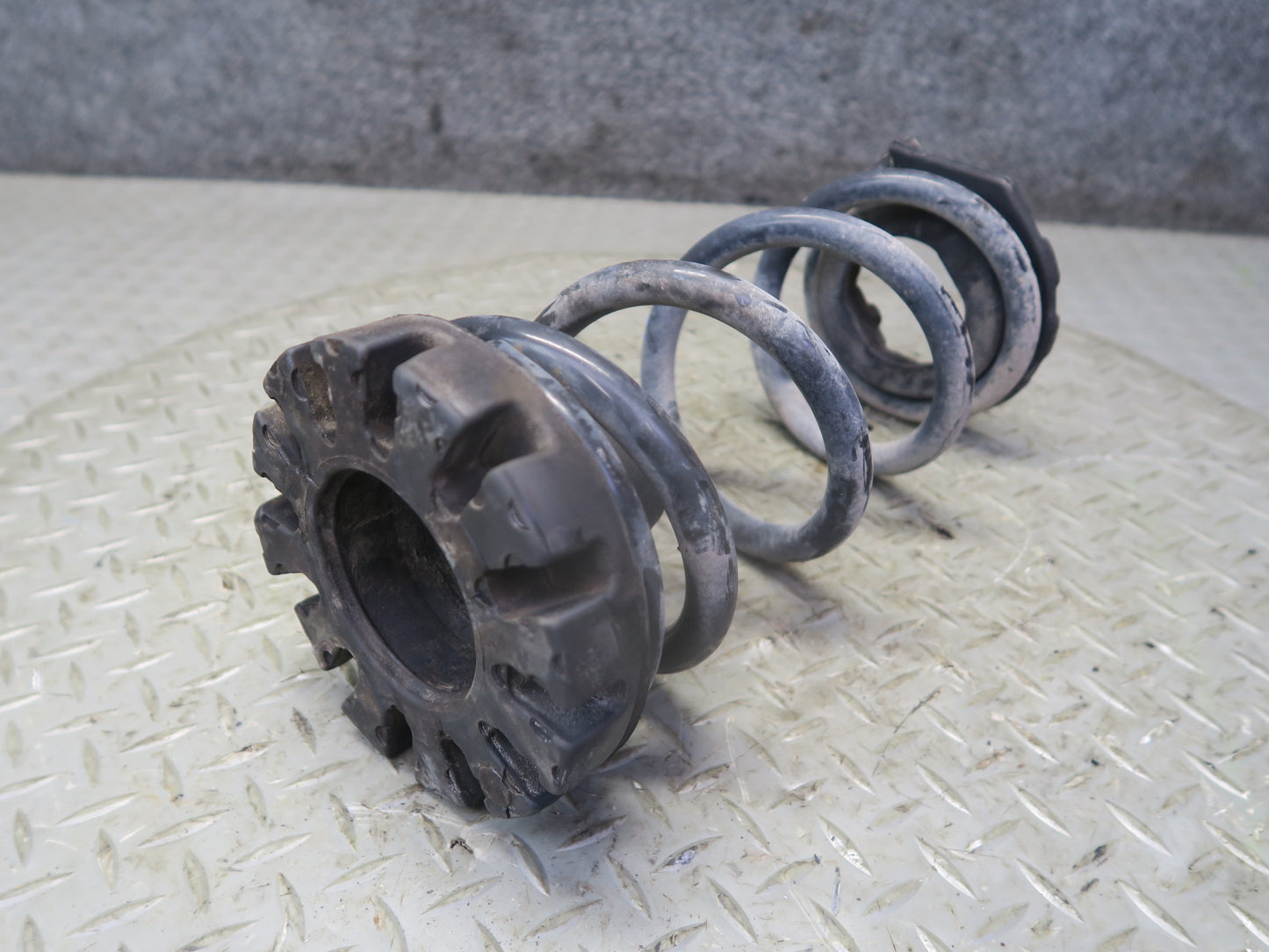 10-19 Nissan 370Z Z34 Convertible Set of 2 Rear Left & Right Coil Spring OEM