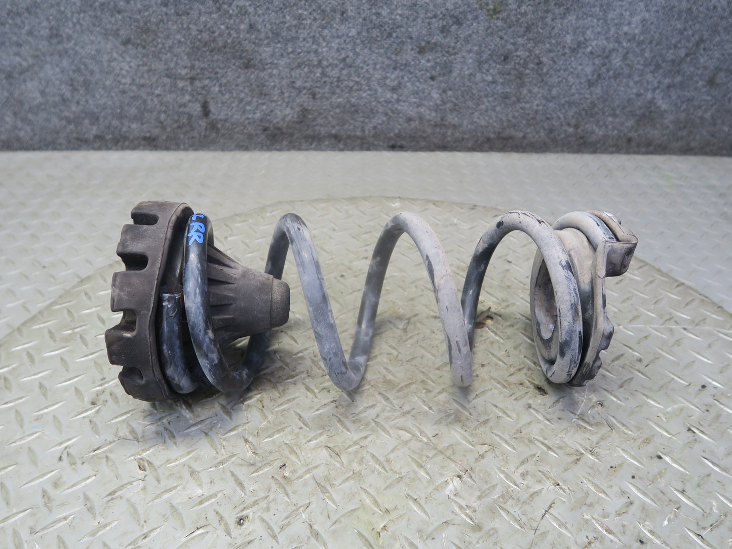 10-19 Nissan 370Z Z34 Convertible Set of 2 Rear Left & Right Coil Spring OEM