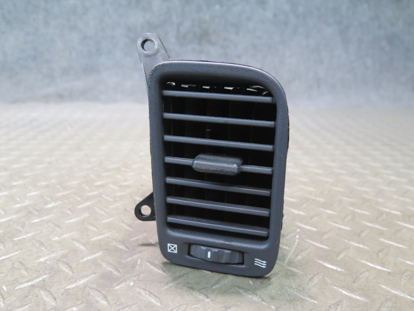 95-97 Toyota Celsior UCF20 RHD Dash Front Left Center Right A/C Air Vent Set OEM