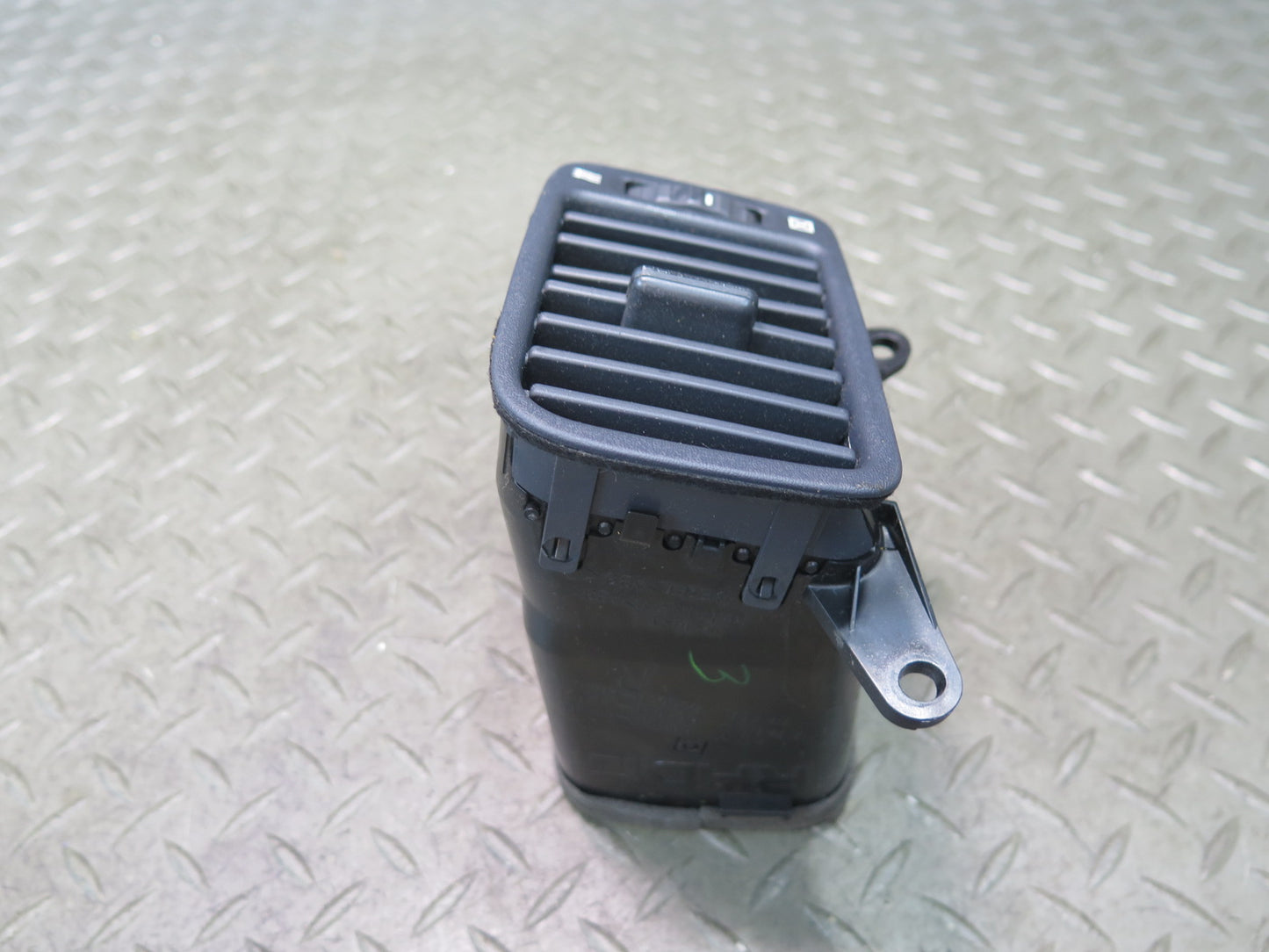 95-97 Toyota Celsior UCF20 RHD Dash Front Left Center Right A/C Air Vent Set OEM