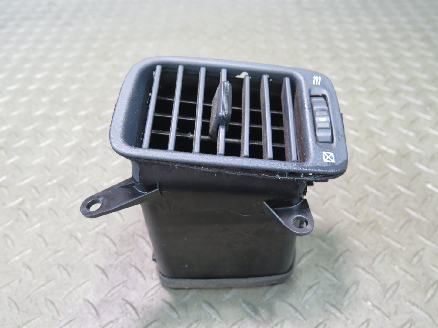 95-97 Toyota Celsior UCF20 RHD Dash Front Left Center Right A/C Air Vent Set OEM