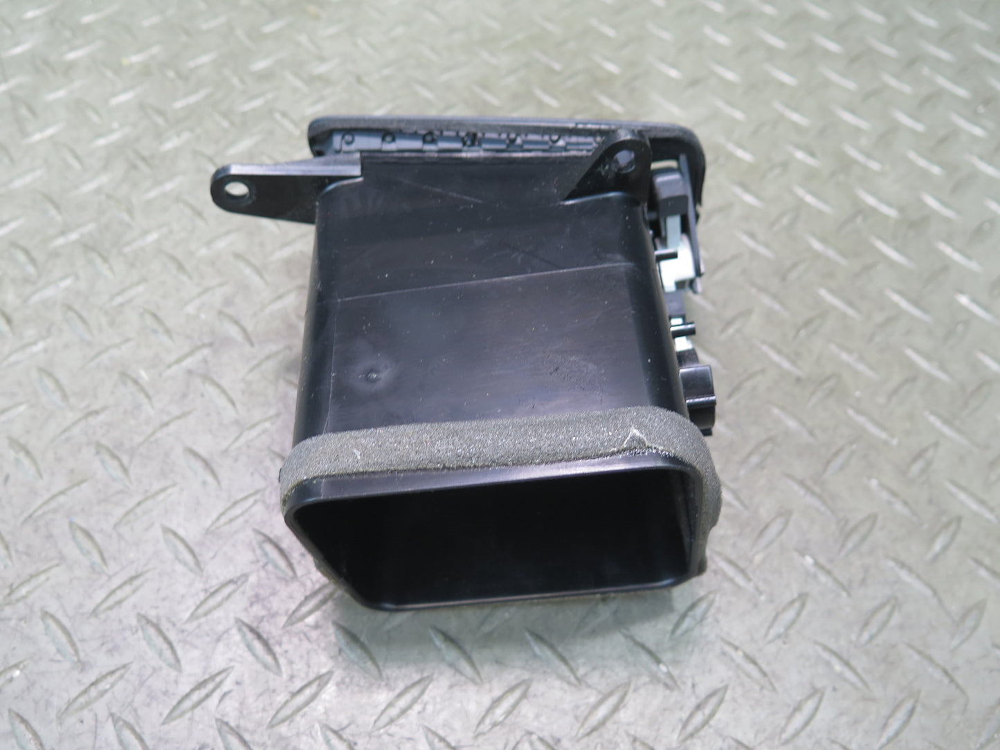 95-97 Toyota Celsior UCF20 RHD Dash Front Left Center Right A/C Air Vent Set OEM