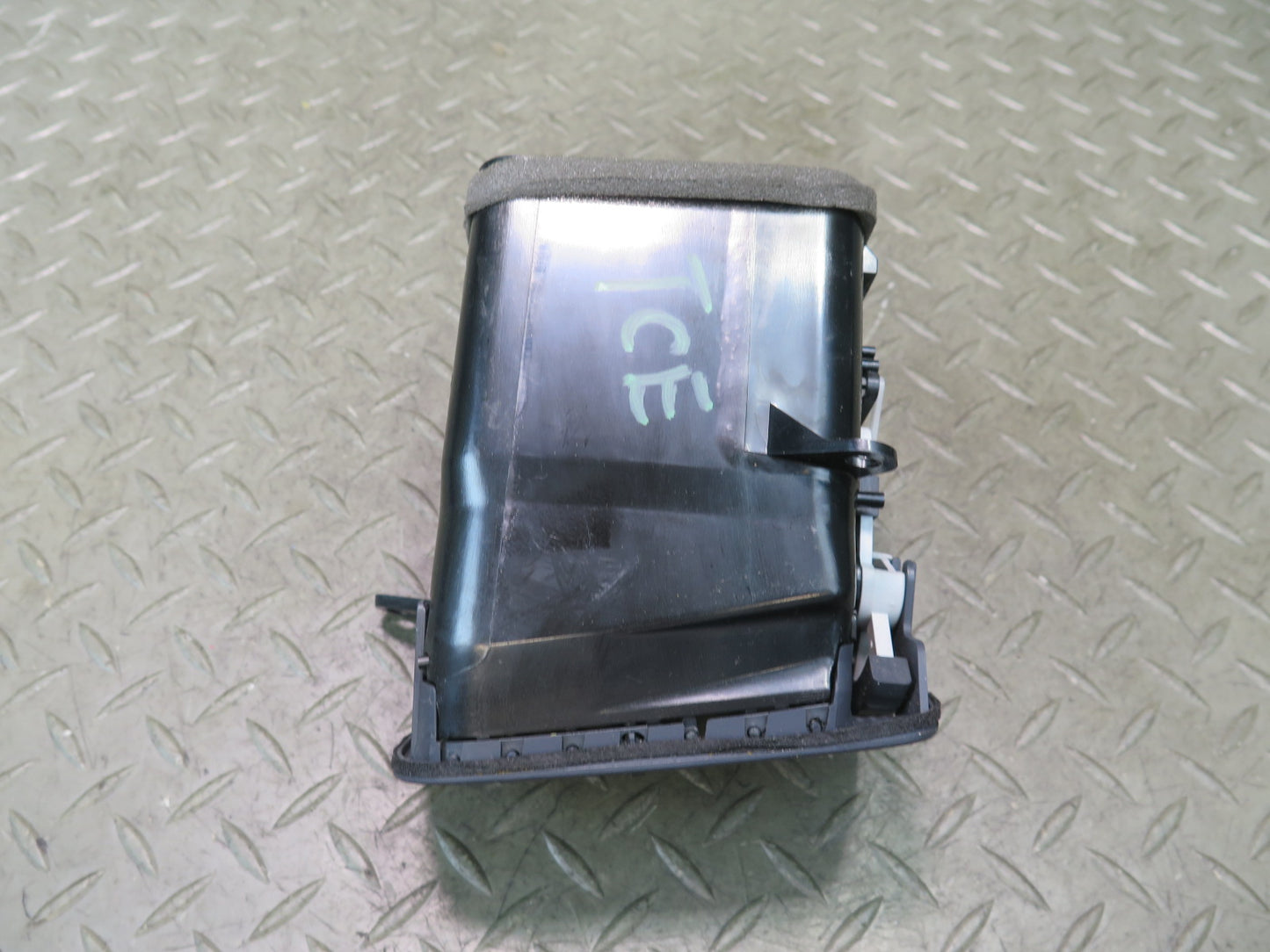 95-97 Toyota Celsior UCF20 RHD Dash Front Left Center Right A/C Air Vent Set OEM