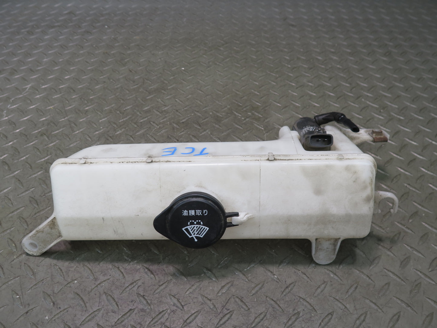 95-97 Toyota Celsior UCF20 Secondary Windshield Washer Fluid Reservoir Tank OEM