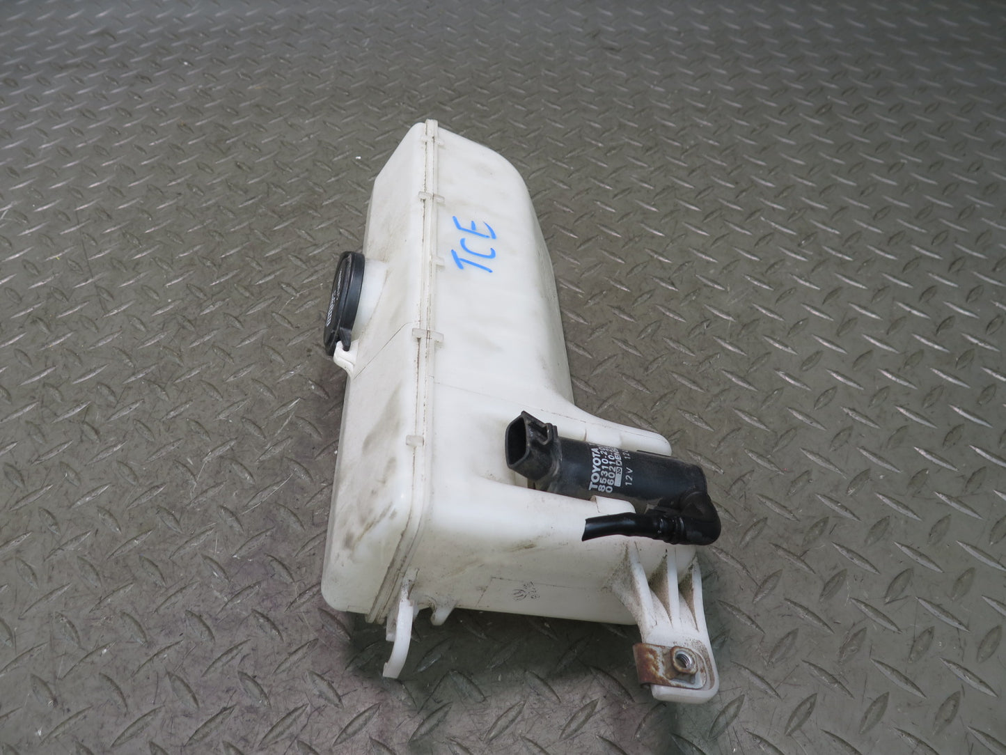 95-97 Toyota Celsior UCF20 Secondary Windshield Washer Fluid Reservoir Tank OEM