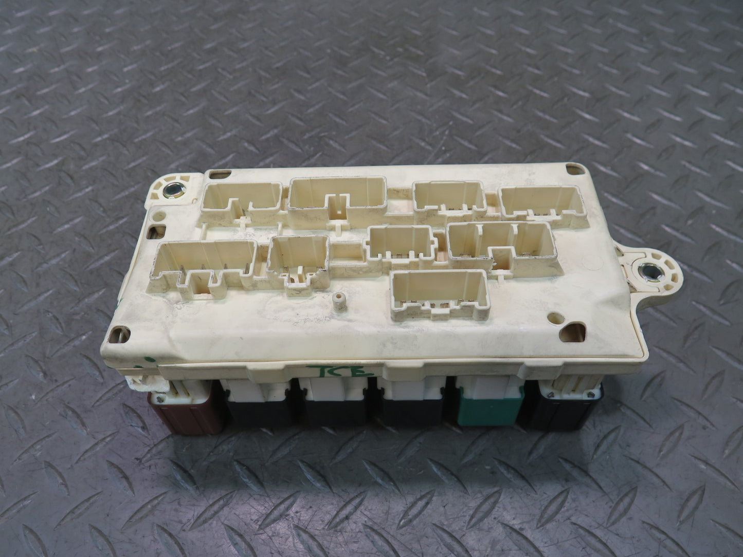 95-97 Toyota Celsior UCF20 RHD Engine Bay Fuse Relay Box Module OEM
