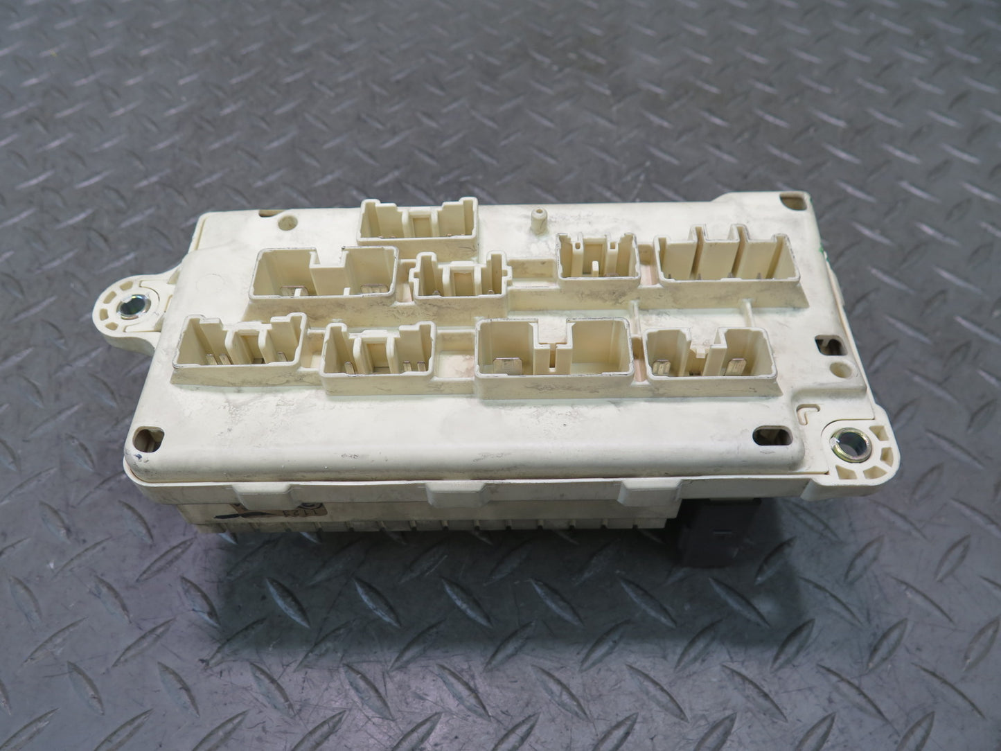 95-97 Toyota Celsior UCF20 RHD Engine Bay Fuse Relay Box Module OEM