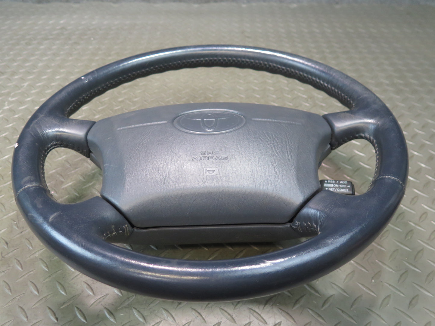 95-96 TOYOTA UCF20 CELSIOR FRONT RIGHT DRIVER SIDE STEERING WHEEL W/ SRS AIRBAG OEM
