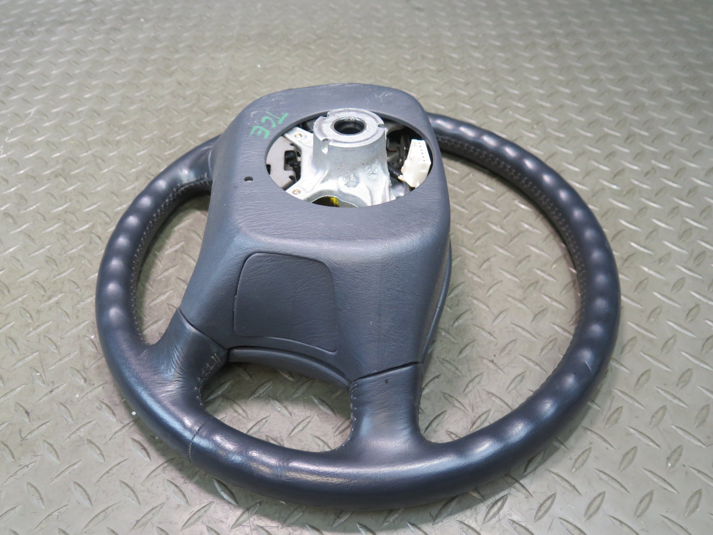 95-96 TOYOTA UCF20 CELSIOR FRONT RIGHT DRIVER SIDE STEERING WHEEL W/ SRS AIRBAG OEM