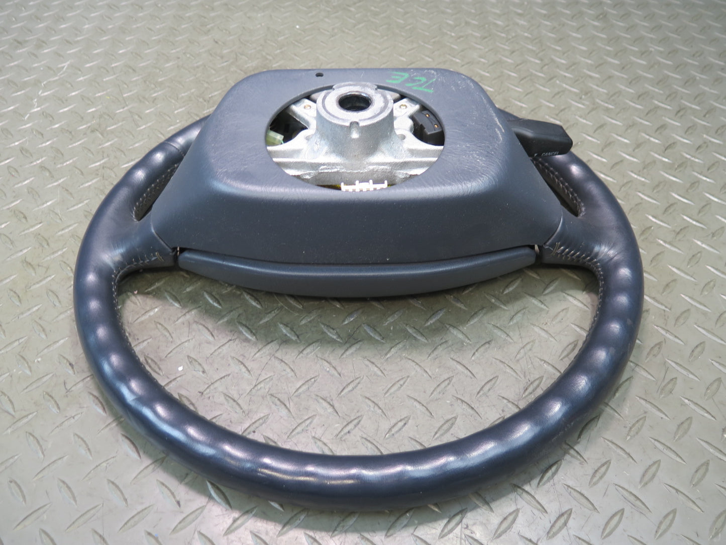 95-96 TOYOTA UCF20 CELSIOR FRONT RIGHT DRIVER SIDE STEERING WHEEL W/ SRS AIRBAG OEM