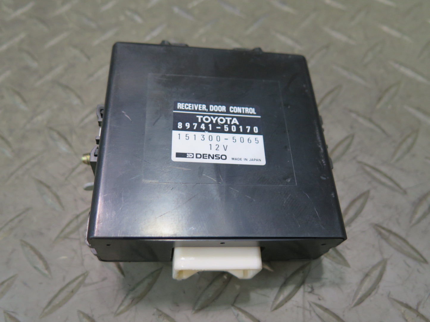 95-96 Toyota Celsior UCF20 RHD Door Receiver Control Module 89741-50170 OEM