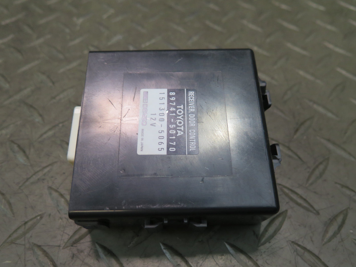 95-96 Toyota Celsior UCF20 RHD Door Receiver Control Module 89741-50170 OEM