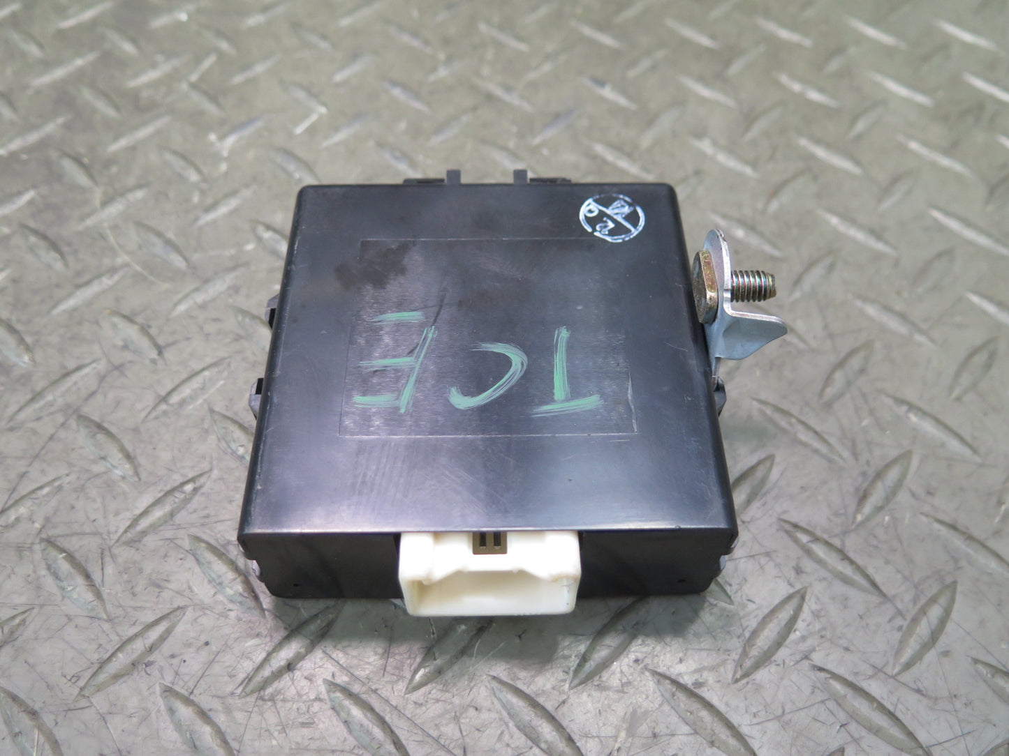 95-96 Toyota Celsior UCF20 RHD Door Receiver Control Module 89741-50170 OEM