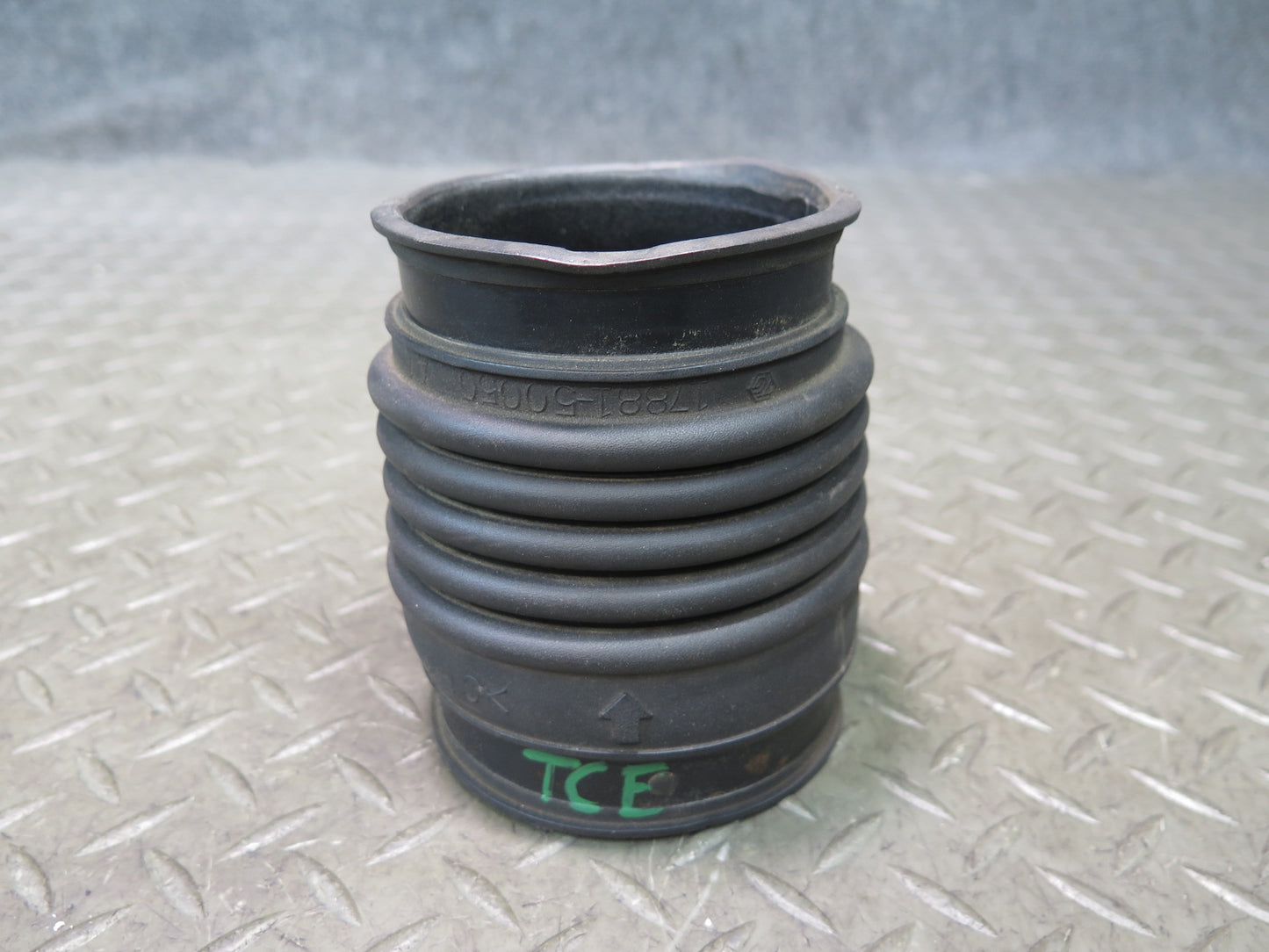 95-97 Toyota Celsior Lexus LS400 UCF20 Air Intake Cleaner Hose Pipe Line OEM