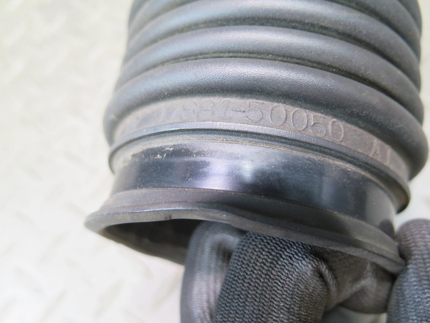 95-97 Toyota Celsior Lexus LS400 UCF20 Air Intake Cleaner Hose Pipe Line OEM