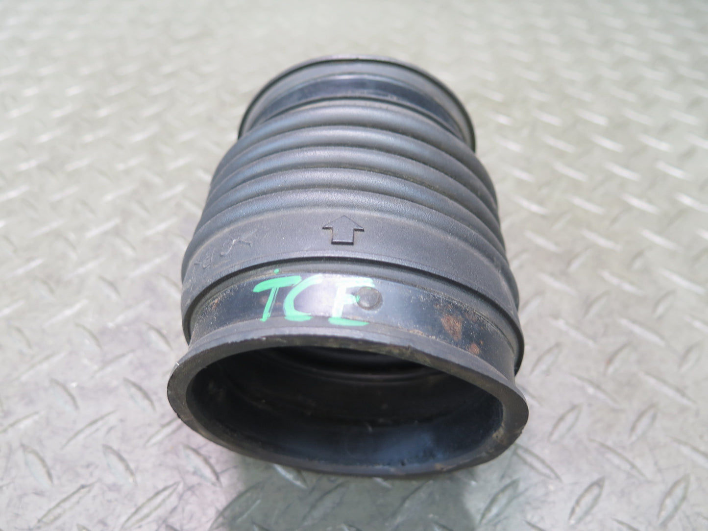 95-97 Toyota Celsior Lexus LS400 UCF20 Air Intake Cleaner Hose Pipe Line OEM