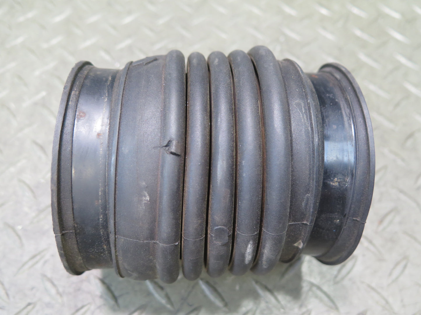 95-97 Toyota Celsior Lexus LS400 UCF20 Air Intake Cleaner Hose Pipe Line OEM