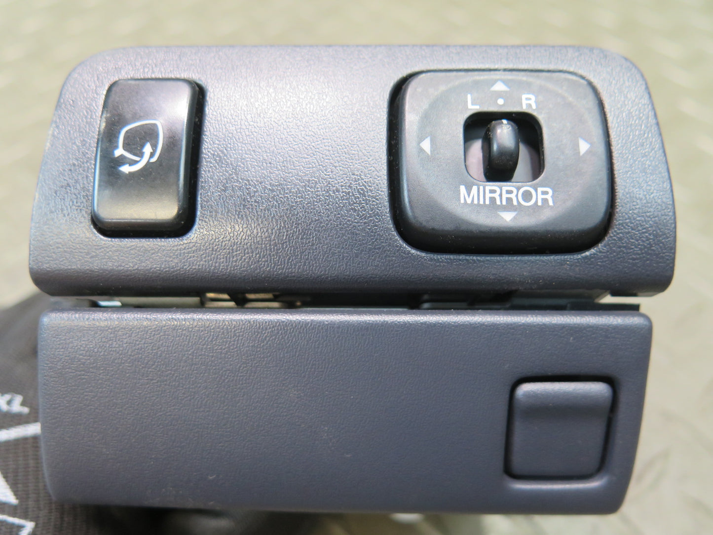 95-97 Toyota Celsior UCF20 RHD Power Mirror Switch w Coin Pocket Tray OEM