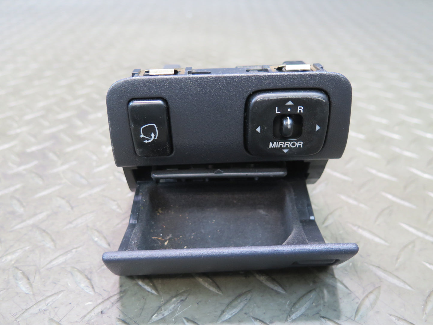 95-97 Toyota Celsior UCF20 RHD Power Mirror Switch w Coin Pocket Tray OEM