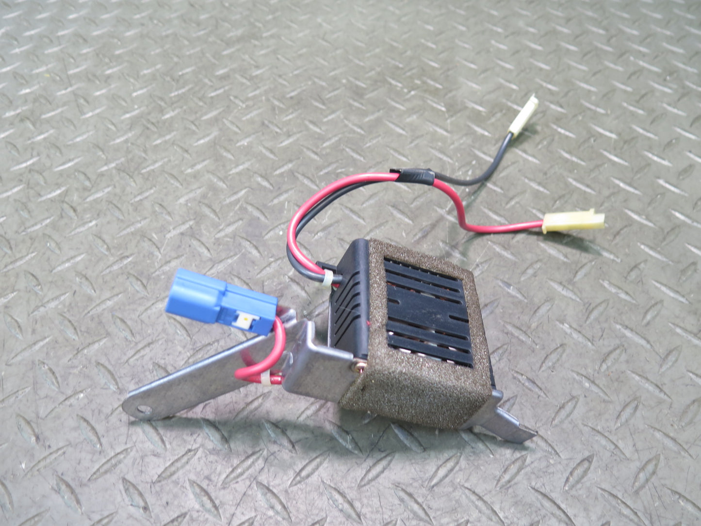 95-97 Toyota Celsior UCF20 Telephone Noise Reduction Filter Relay Module OEM