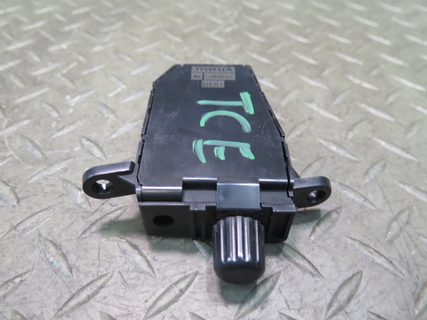 95-97 Toyota Celsior UCF20 RHD Instrument Panel Light Dimmer Button Switch OEM