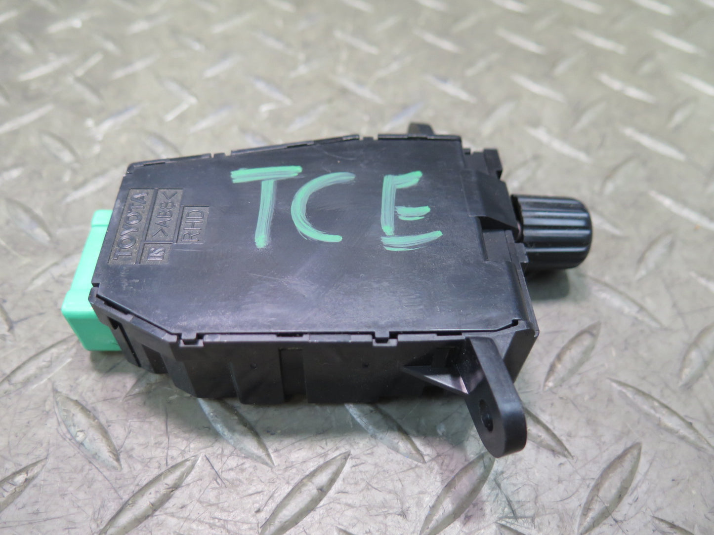 95-97 Toyota Celsior UCF20 RHD Instrument Panel Light Dimmer Button Switch OEM