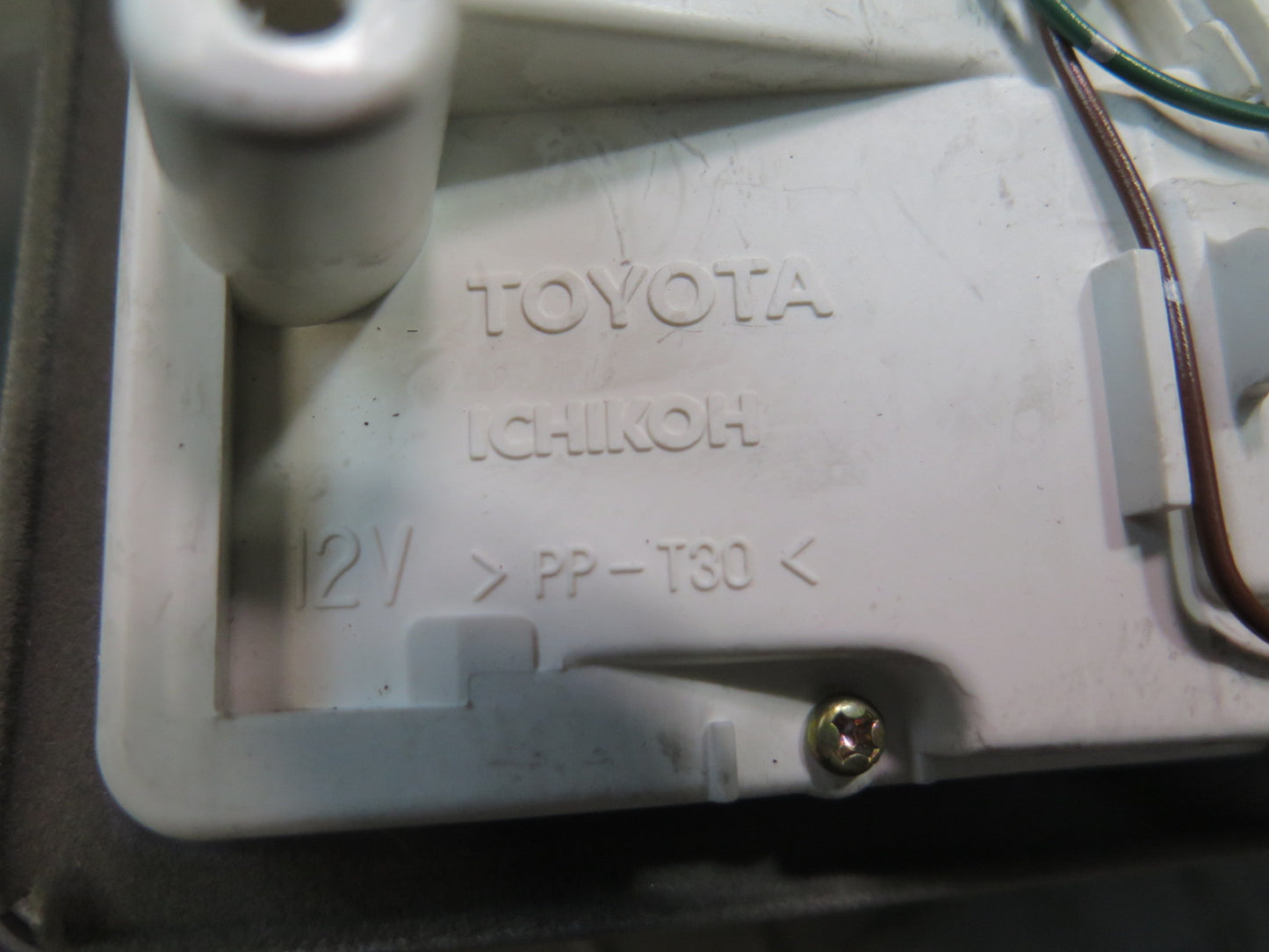 95-97 Toyota Celsior Lexus LS400 UCF20 Front Overhead Dome Light Lamp Gray OEM
