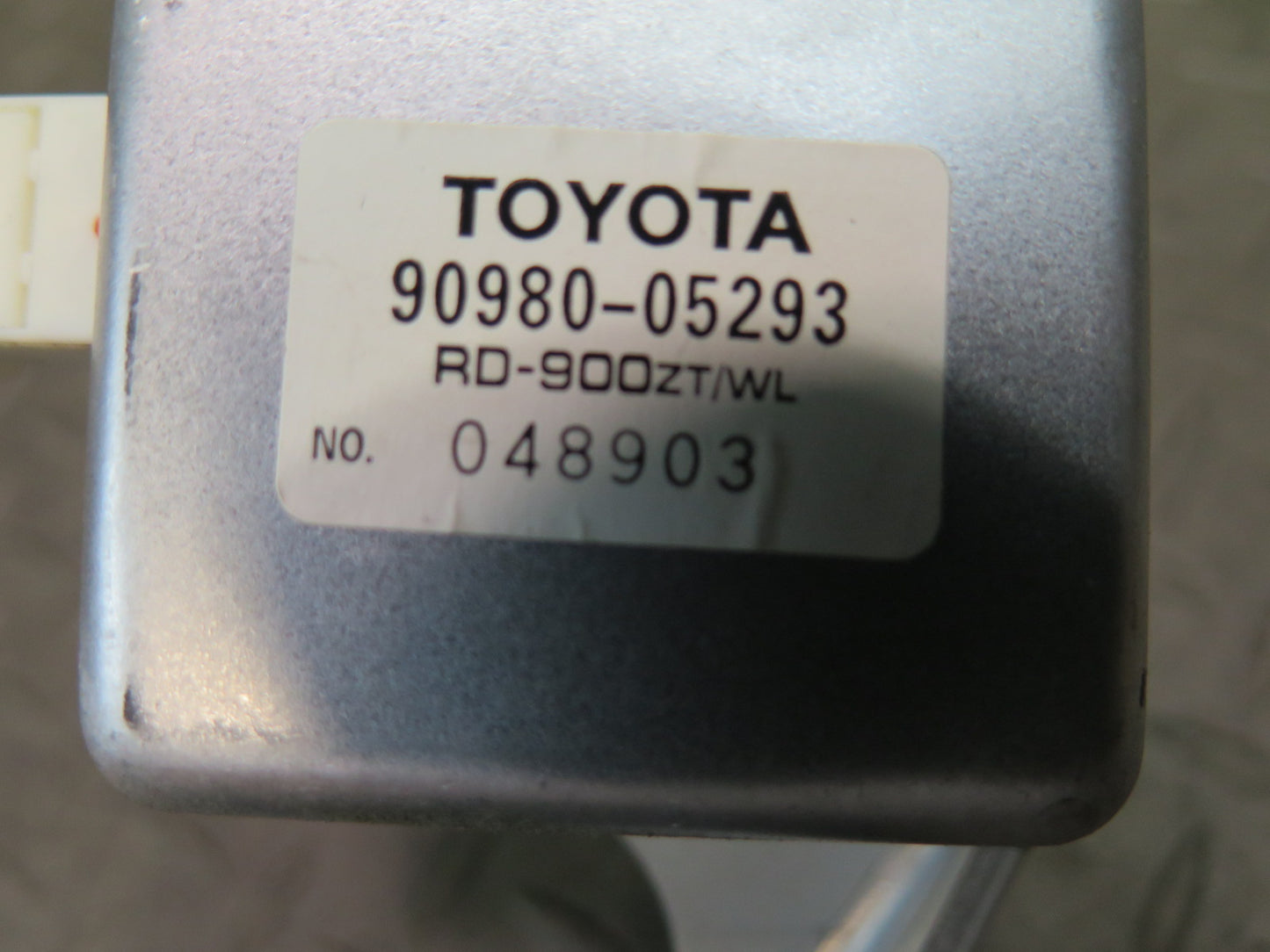 95-97 Toyota Celsior UCF20 RHD Radio Noise Filter 90980-05293 OEM